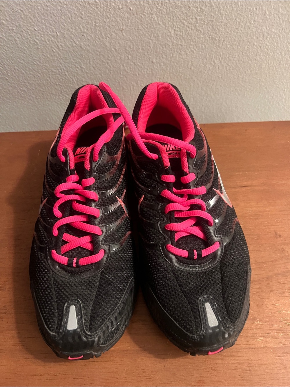Nike Women’s Black Athletic Sneakers with Pink Accents